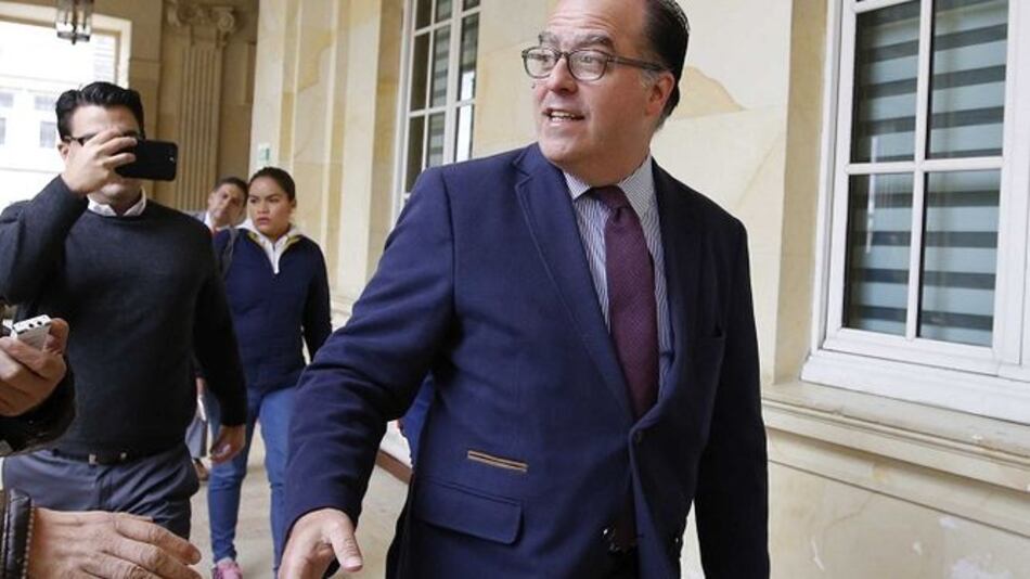 El opositor exiliado Julio Borges ve una brecha en el ejército venezolano