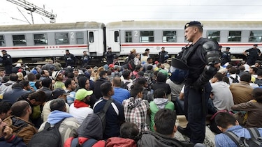 Estados Unidos aceptará más refugiados de lo que se planeaba: Kerry