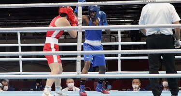 La boxeadora panameña Atheyna Bylon gana por decisión unánime y avanza a cuartos de final