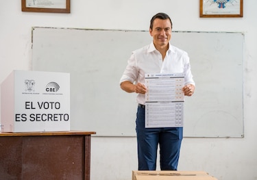 Con el 10% escrutado, Noboa gana nueve de las once preguntas de su plebiscito en Ecuador