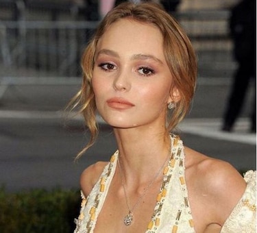 La hija de Johnny Depp lo defiende