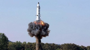 Corea del Norte lanzó varios misiles