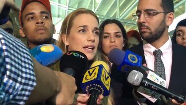 Venezuela: Lilian Tintori denunció a Nicolás Maduro ante la Corte Penal Internacional