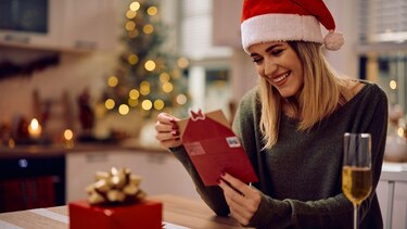 Quién fue Henry Cole, el filántropo inglés que inventó las tarjetas de Navidad para ‘no quedar como un maleducado’