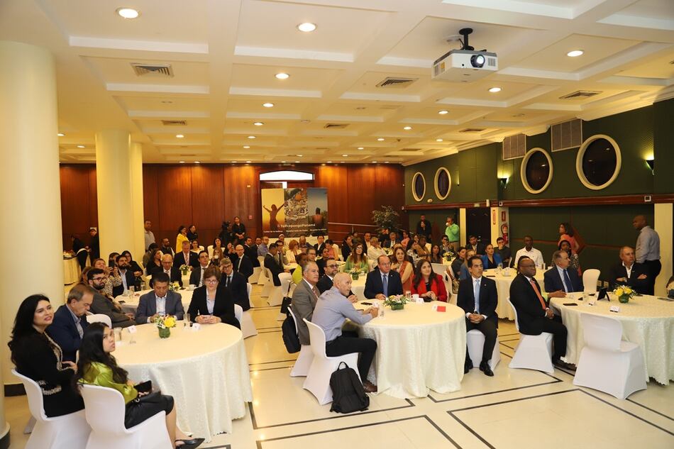 Cámara de Comercio presenta sus exposiciones internacionales de 2026 ante el cuerpo diplomático