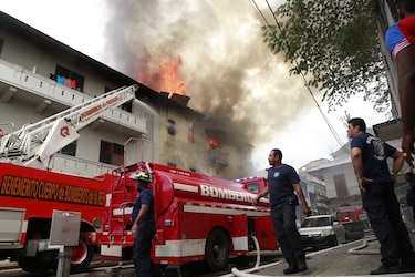 Incendio en Santa Ana deja a 17 personas damnificadas