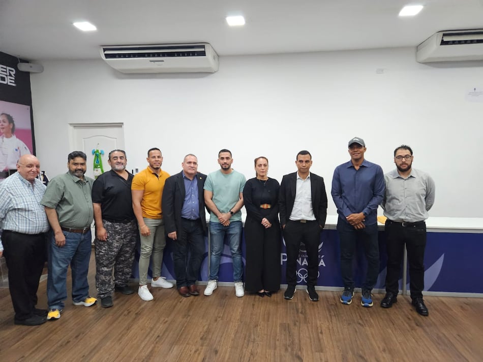 Boris Álvarez es electo presidente del taekwondo panameño