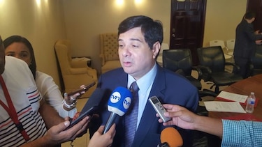 Aprueban remitir al pleno el informe de los aspirantes a magistrados del TE