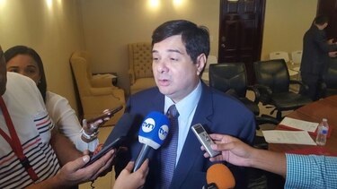 Aprueban remitir al pleno el informe de los aspirantes a magistrados del TE