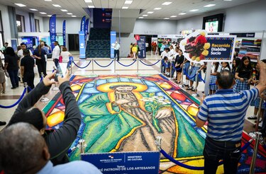 Una vitrina para los artesanos en Atlapa
