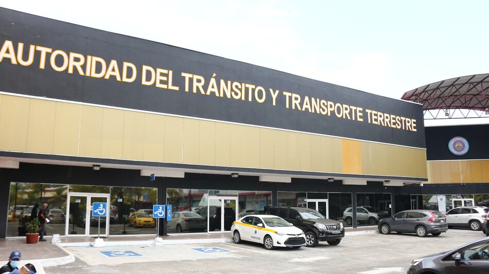 Tribunal condena a exasesor de la ATTT y abogada por blanqueo de capitales y corrupción