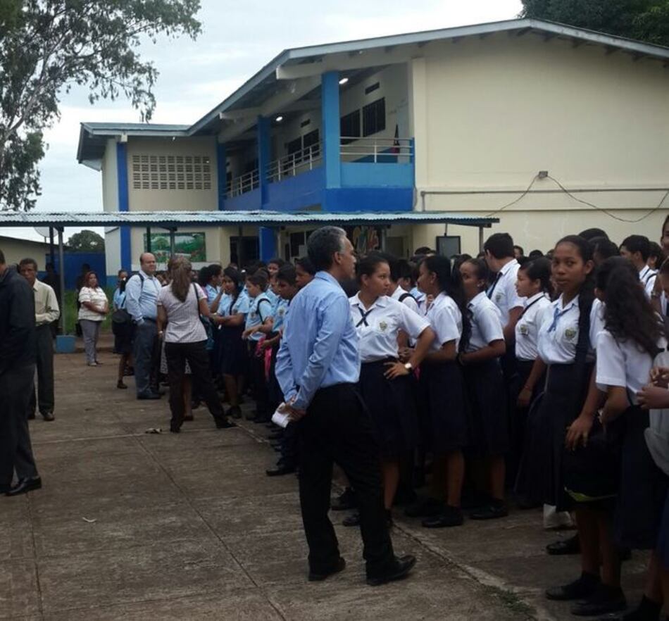 Regresan a clases en el Centro Educativo de Parita