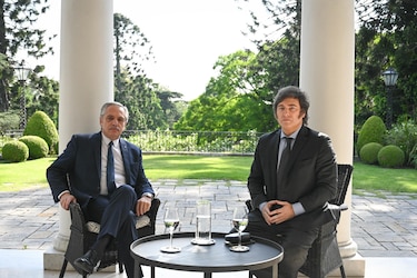 Transición comienza con una primera reunión entre Alberto Fernández y Javier Milei