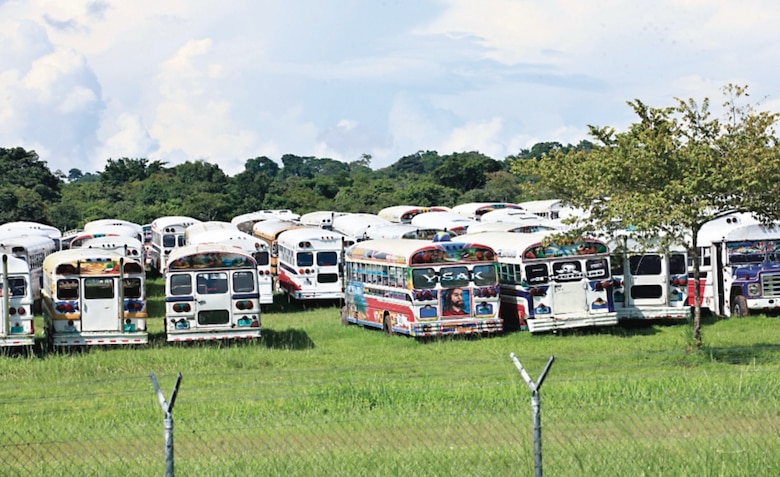 Pese al escándalo, la ATTT deberá indemnizar a 738 dueños de buses ‘diablos rojos’