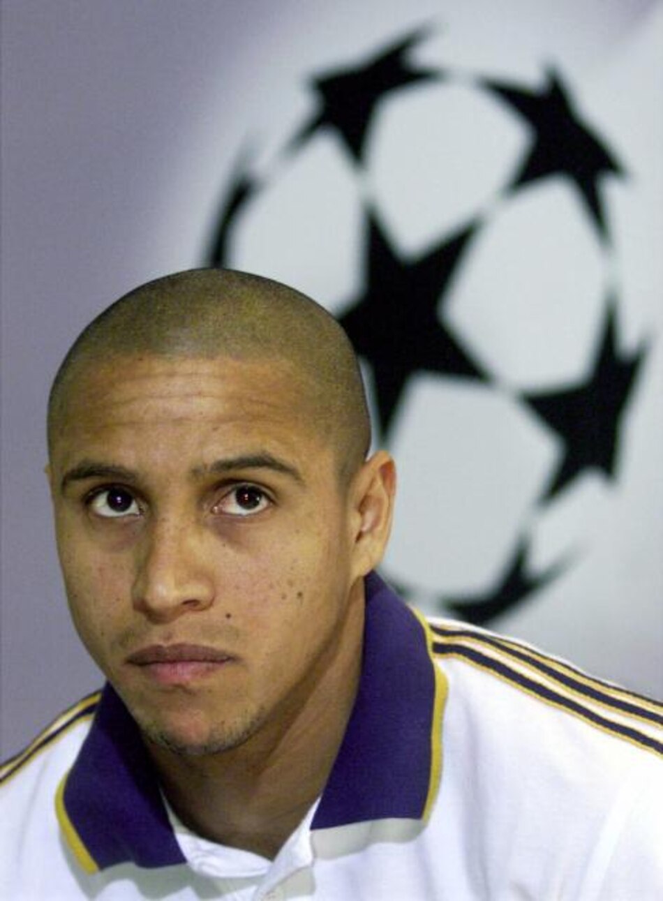Roberto Carlos anuncia retiro del fútbol hasta el fin de 2012