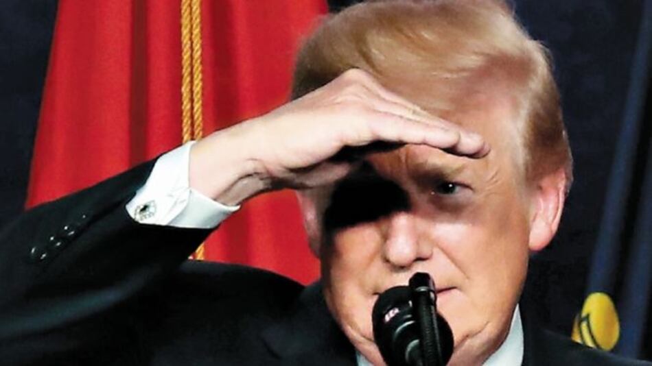 Funcionario estadounidense afirma que Trump planteó invadir Venezuela