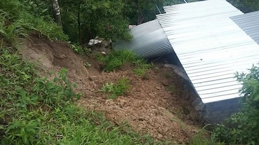 Evacúan a 21 personas por un deslizamiento de tierra en Coclé