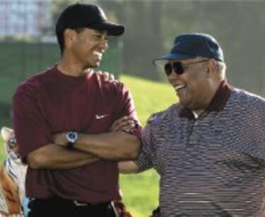 Tiger Woods sufre por la muerte de su padre