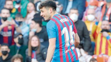 Un sonriente Barcelona visita al Nápoles en duelo de vuelta