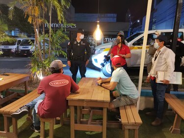 Detectan anomalías en locales comerciales y  a personas incumpliendo con el toque de queda en operativo nocturno  