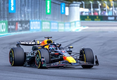 Verstappen se postula favorito al esprint en Miami con reparto de errores