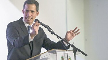 Llaman a militares a abandonar a Maduro