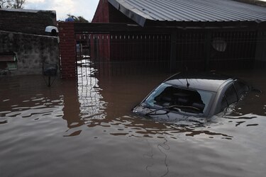 Dos muertos y tres desaparecidos por el temporal en la provincia de Buenos Aires