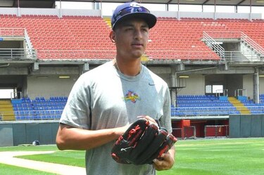 Panameño Severino González lanza y sale sin decisión