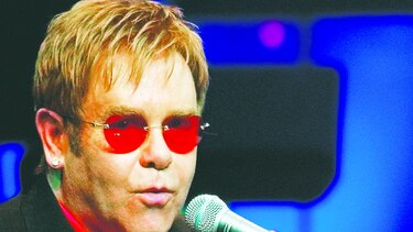 Un detenido por robar los lentes de Elton John