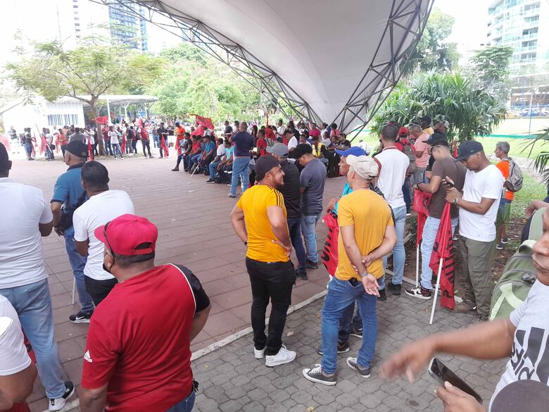 Este lunes suma el octavo día de paro parcial en la construcción