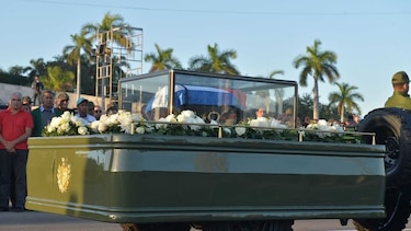 Cenizas de Fidel Castro salen en caravana al este de Cuba