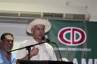 Apede pide a ministros que renuncien antes de participar en primarias de CD