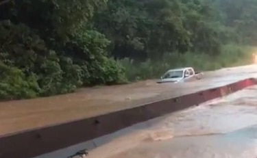 Fuerte lluvia provoca inundaciones en la ciudad capital y Arraiján