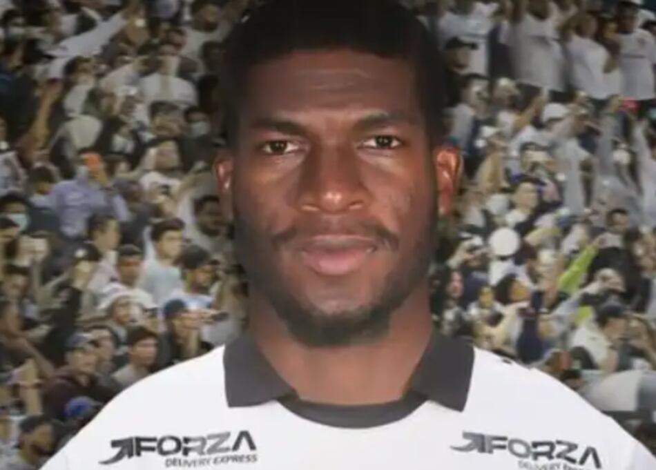 El delantero panameño Azarías Londoño vuelve al Comunicaciones de Guatemala 