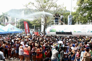 Panameños y extranjeros disfrutan de los culecos en la cinta costera