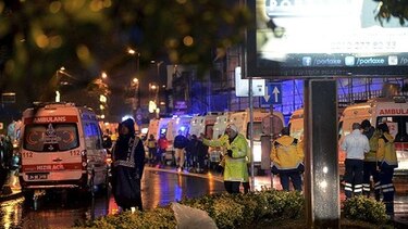 Turquía: Al menos 35 muertos tras ataque en discoteca de Estambul