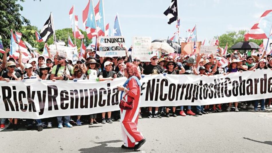 El clamor de Puerto Rico: ‘Ricky, renuncia’