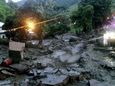 Al menos 40 personas muertas deja avalancha en noroeste de Colombia