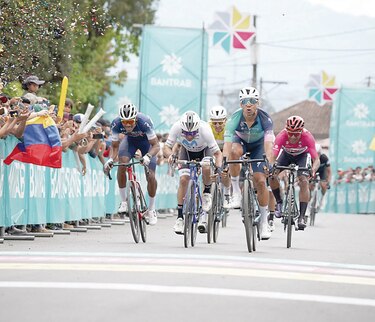 Ciclistas panameños, listos para competir