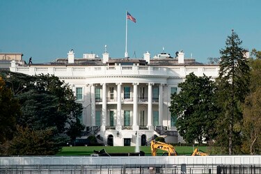 La Casa Blanca ordena a su personal que vuelva a usar cubrebocas