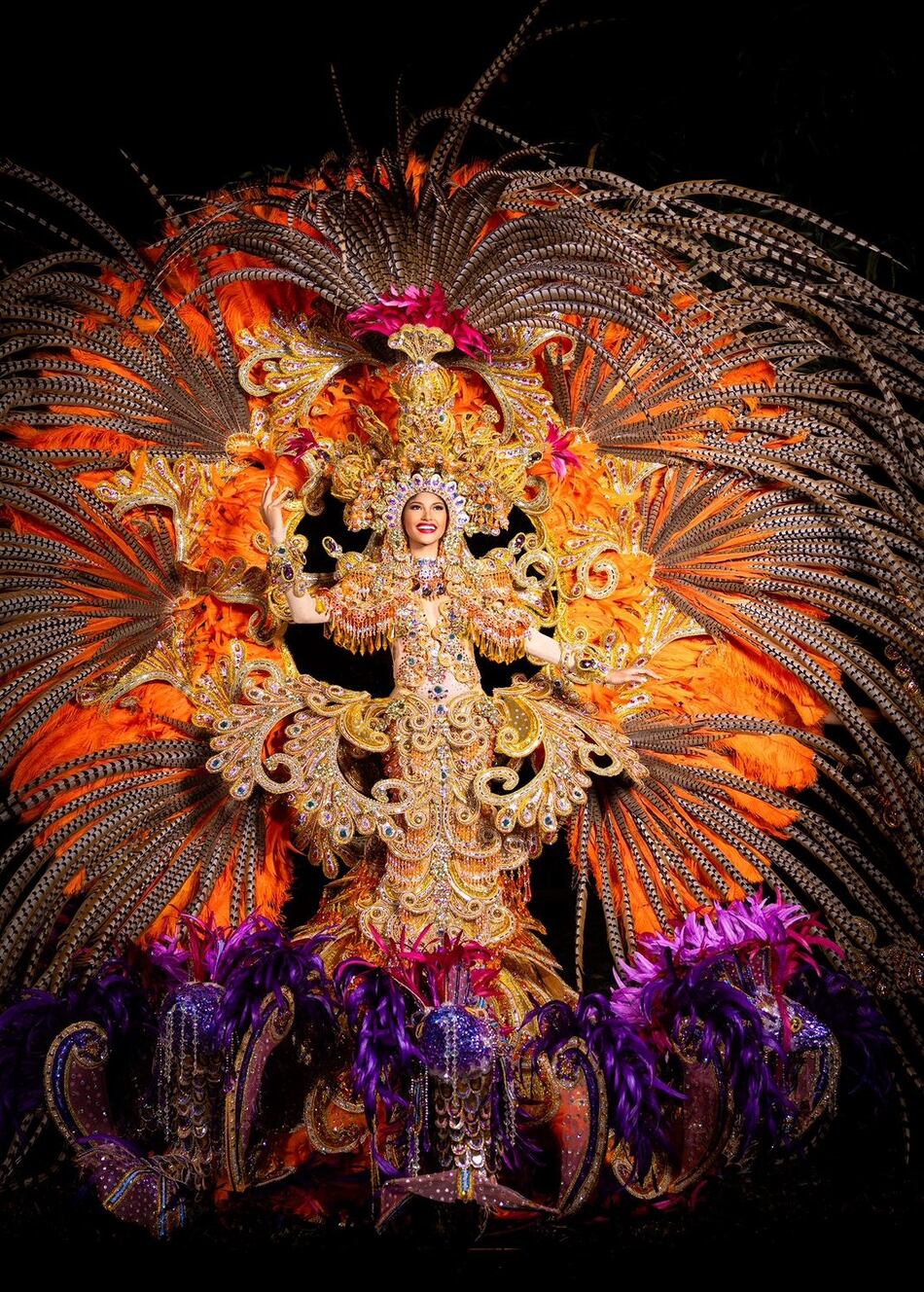 Tableños reciben el nuevo año con murga y fuegos artificiales