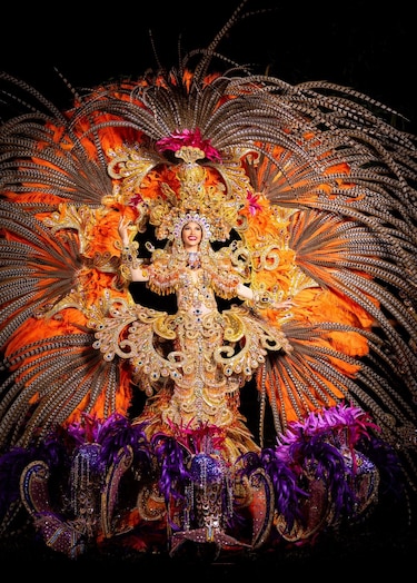 Tableños reciben el nuevo año con murga y fuegos artificiales
