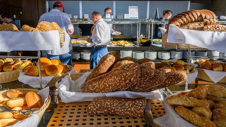 Desayuno buffet: ¿un lujo que los hoteles ya no se pueden permitir?