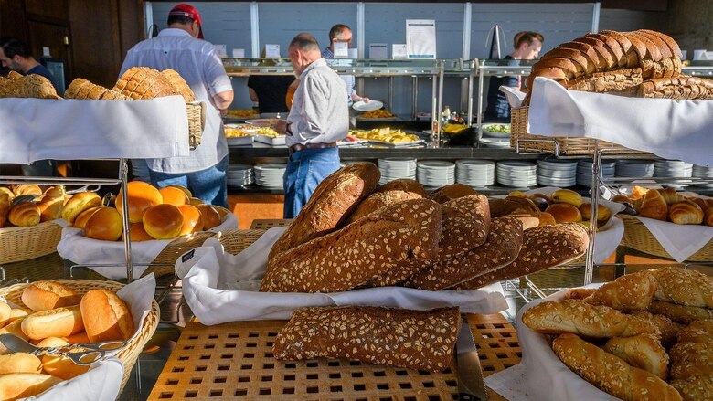 Desayuno buffet: ¿un lujo que los hoteles ya no se pueden permitir?