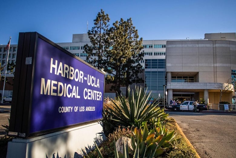 Tiger Woods sufre lesiones graves en una pierna al estrellarse en su auto