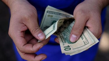 Los países de América Latina que tienen deflación y por qué una caída de precios no siempre es tan buena como parece