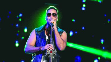 Noche de música y caos