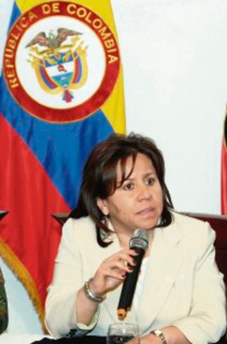 Critican actuar del Ejecutivo en caso María del Pilar Hurtado