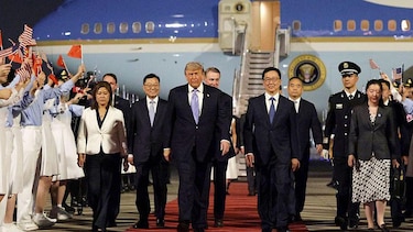 Trump llega a China para reunirse con Xi: qué está en juego en la cumbre entre los dos líderes más poderosos del mundo