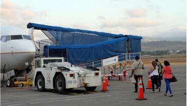 145 cubanos que estaban varados en Panamá viajan a México